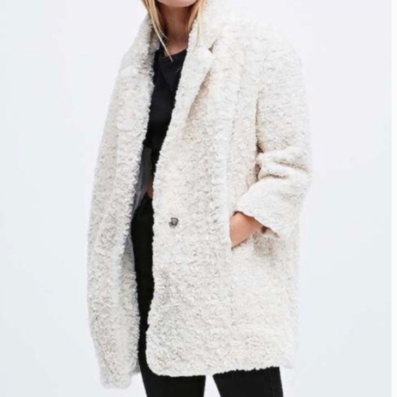 Urban Outfitters Silence + Noise Ivory Faux Fur Fuzzy Cocoon Coat Size XS - Picture 15 of 15